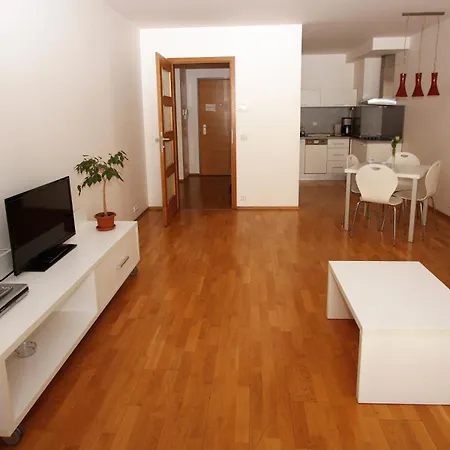 Angel Aparthotel 3*